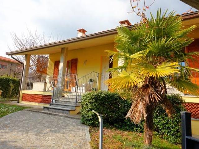 Villa in vendita a Carvico BG