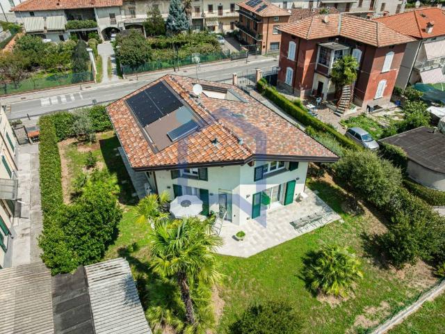 Villa in vendita a Carvico BG