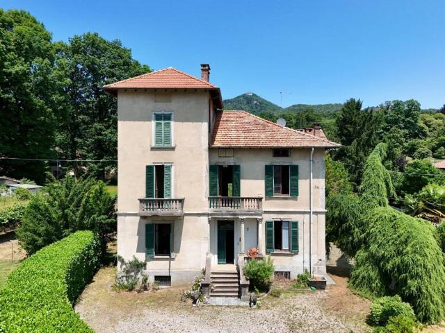 Villa in vendita a Casciago VA