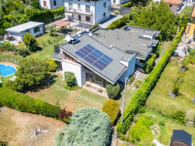 Villa in vendita a Casciago VA