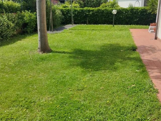 Villa in vendita a Cascina