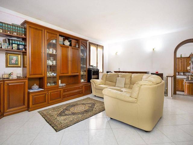 Villa in vendita a Cascina