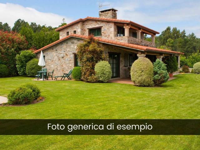 Villa in vendita a Cascina