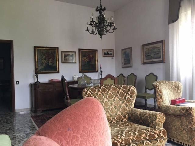 Villa in vendita a Cascina