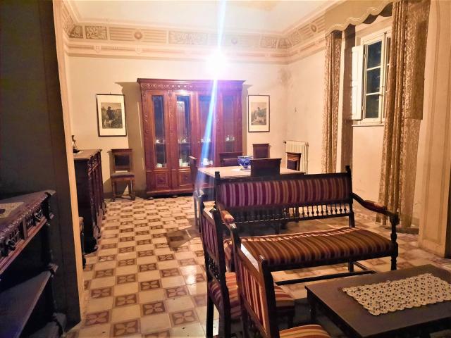 Villa in vendita a Cascina, Latignano