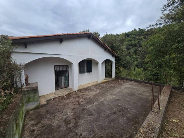 Villa in vendita a Casanova Lerrone SV