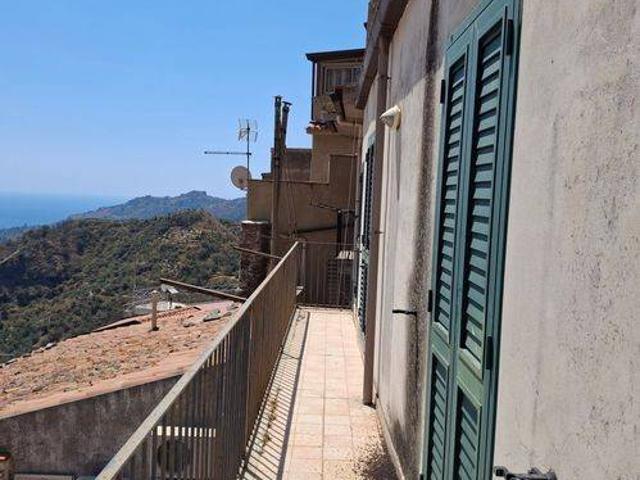 Villa in vendita a Casalvecchio Siculo ME