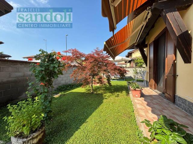 Villa in vendita a Casalvolone NO