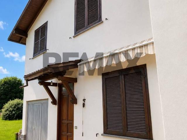 Villa in vendita a Casalzuigno VA