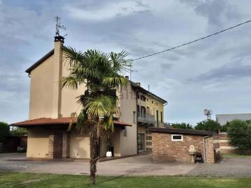 Villa in vendita a Casale Monferrato AL