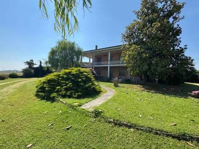Villa in vendita a Casale Monferrato AL
