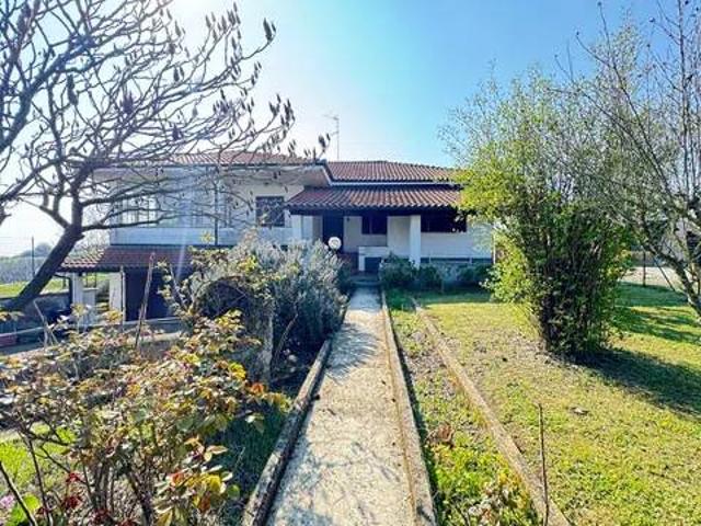Villa in vendita a Casale Monferrato AL