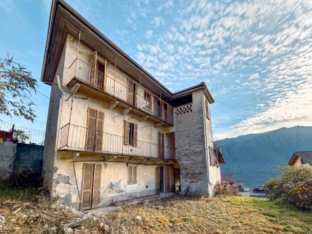 Villa in vendita a Casale Corte Cerro VB