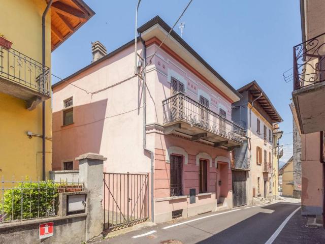 Villa in vendita a Casale Corte Cerro VB