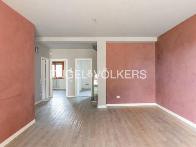 Villa in vendita a Casalecchio di Reno BO