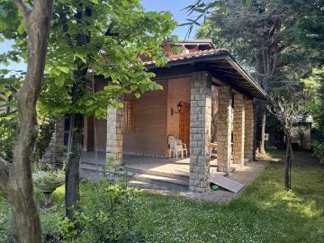 VILLA in VENDITA a CASALECCHIO DI RENO di 8 vani