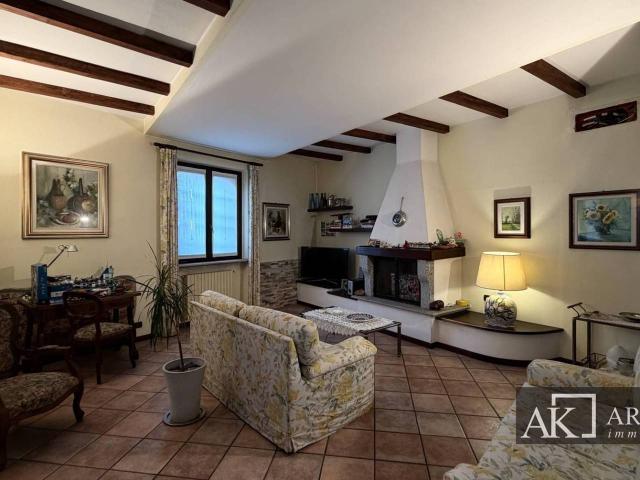Villa in vendita a Casaleggio Novara
