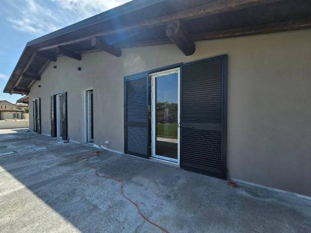Villa in vendita a Casaleggio Novara NO