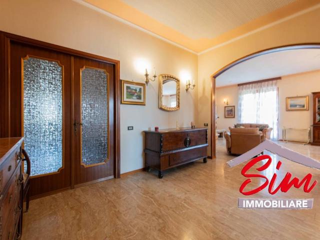 Villa in vendita a Casaleggio Novara NO