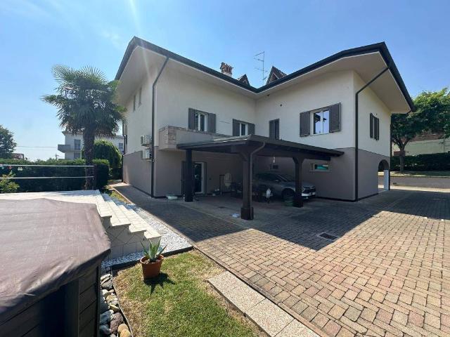 Villa in vendita a Casalgrande RE