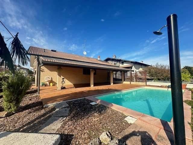 Villa in vendita a Casalmaiocco LO