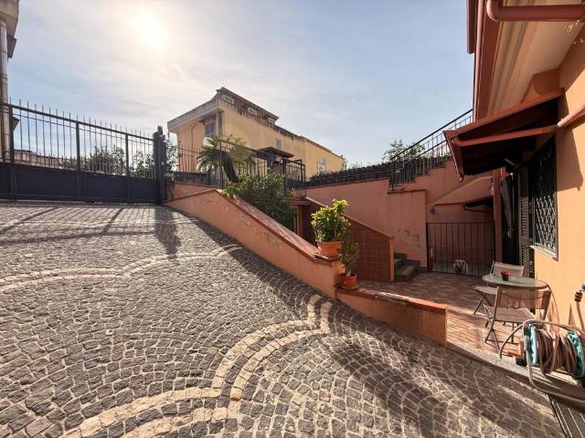 Villa in vendita a Casalnuovo di Napoli NA