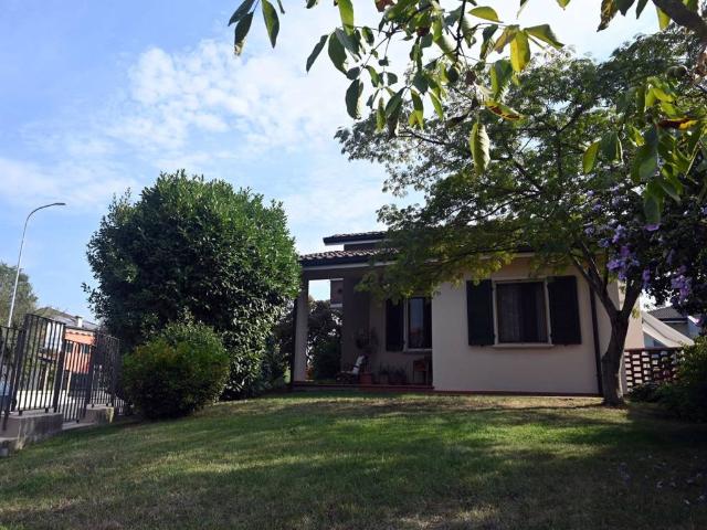 Villa in vendita a Casalpusterlengo LO