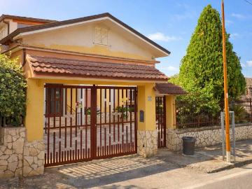 Villa in vendita a Casapulla CE
