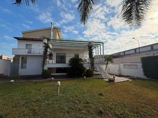 Villa in vendita a Casapesenna CE