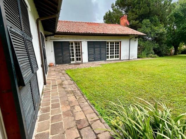 Villa in vendita a Casatenovo LC