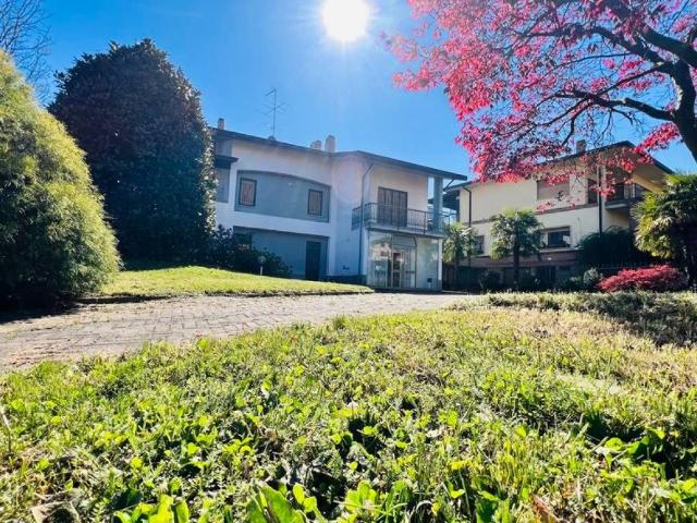 Villa in vendita a Casatenovo LC