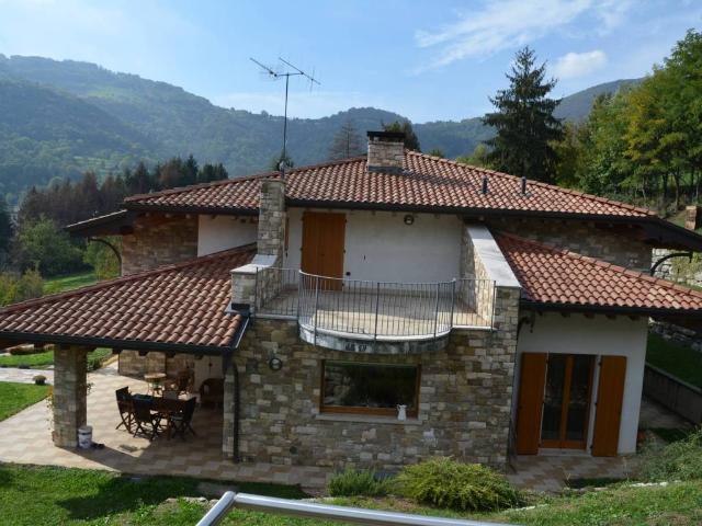 Villa in vendita a Casazza BG