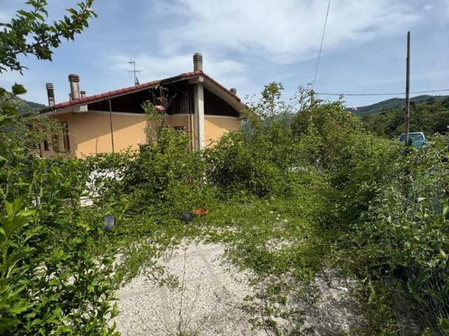 Villa in vendita a Casella GE