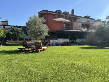 Villa in vendita a Caserta CE