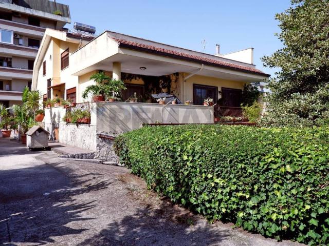 Villa in vendita a Caserta CE