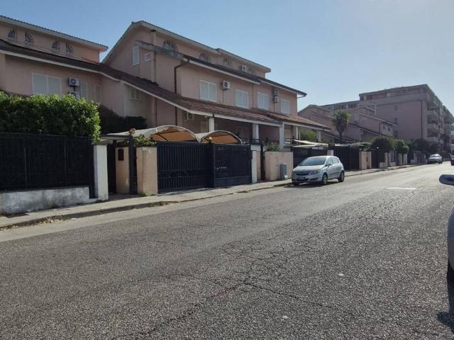 Villa in vendita a Caserta CE