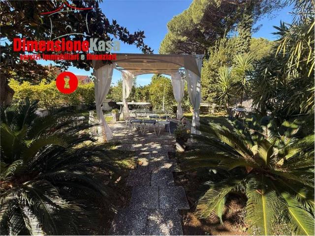 Villa in vendita a Caserta CE