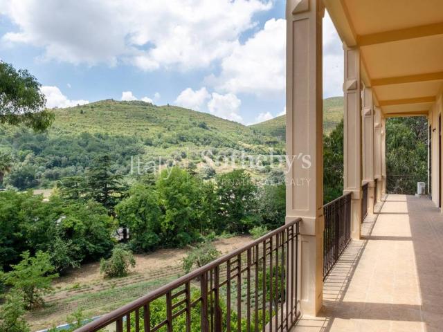 Villa in vendita a Caserta CE