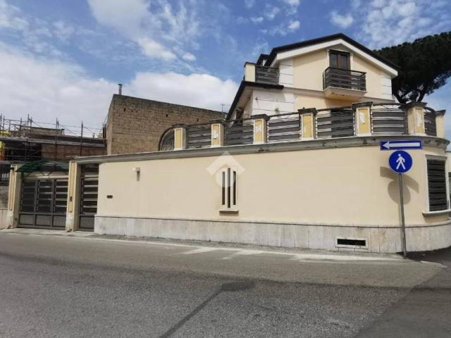 Villa in vendita a Caserta CE