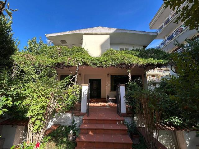 Villa in vendita a Caserta CE