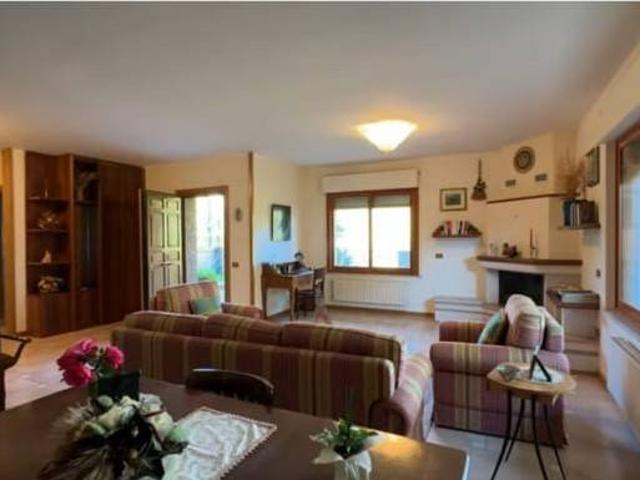 Villa in vendita a Caserta CE