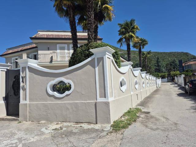 Villa in vendita a Caserta CE