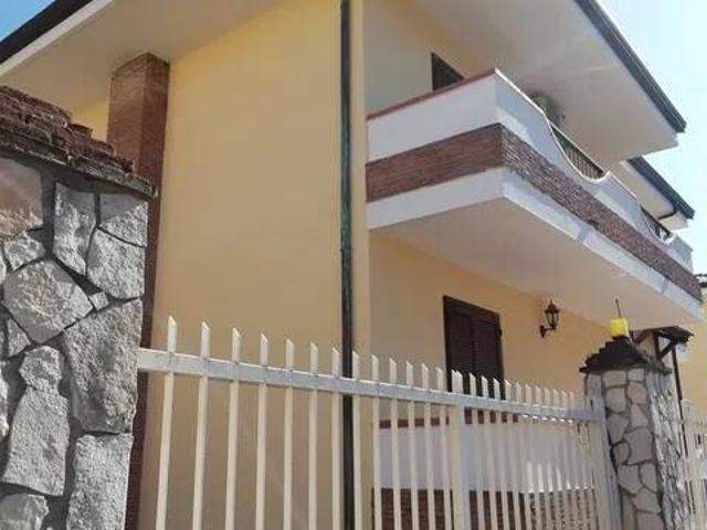 Villa in vendita a Caserta CE