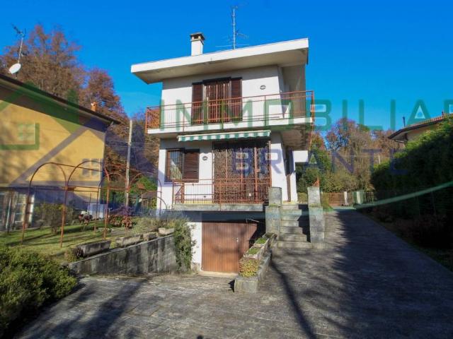 Villa in vendita a Casorate Sempione VA