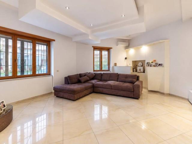 Villa in vendita a Casoria NA