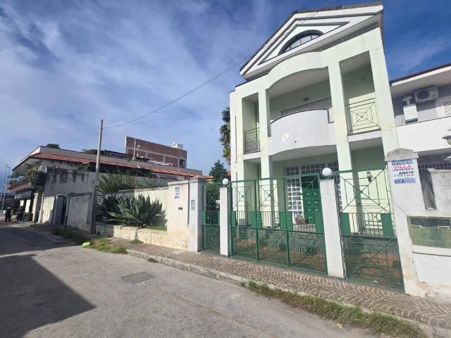Villa in vendita a Casoria NA