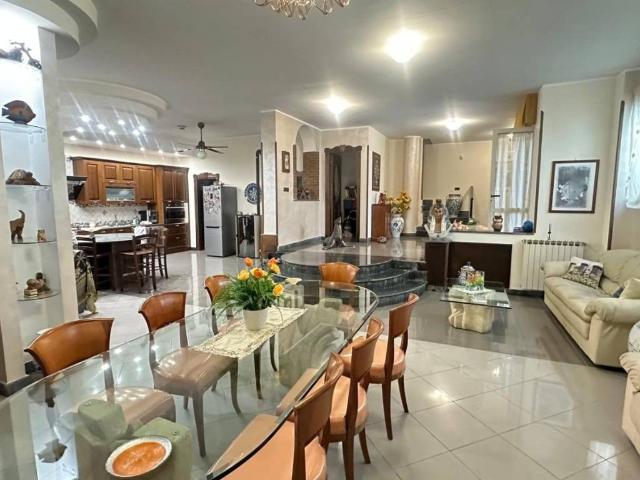 Villa in vendita a Casoria NA