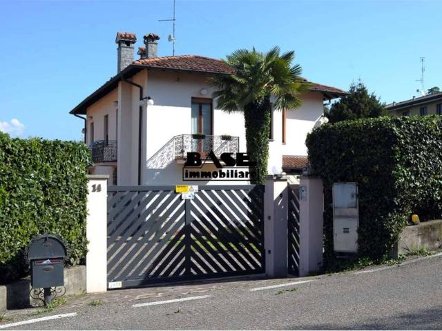 Villa in vendita a Casnate con Bernate CO