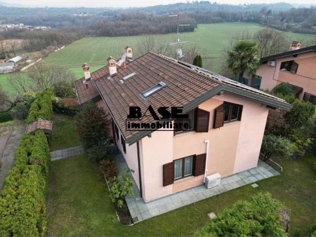 Villa in vendita a Casnate con Bernate CO