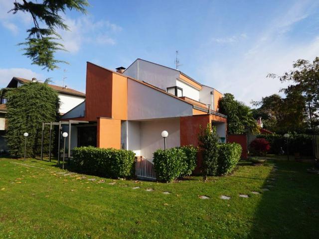 Villa in vendita a Cassolnovo PV
